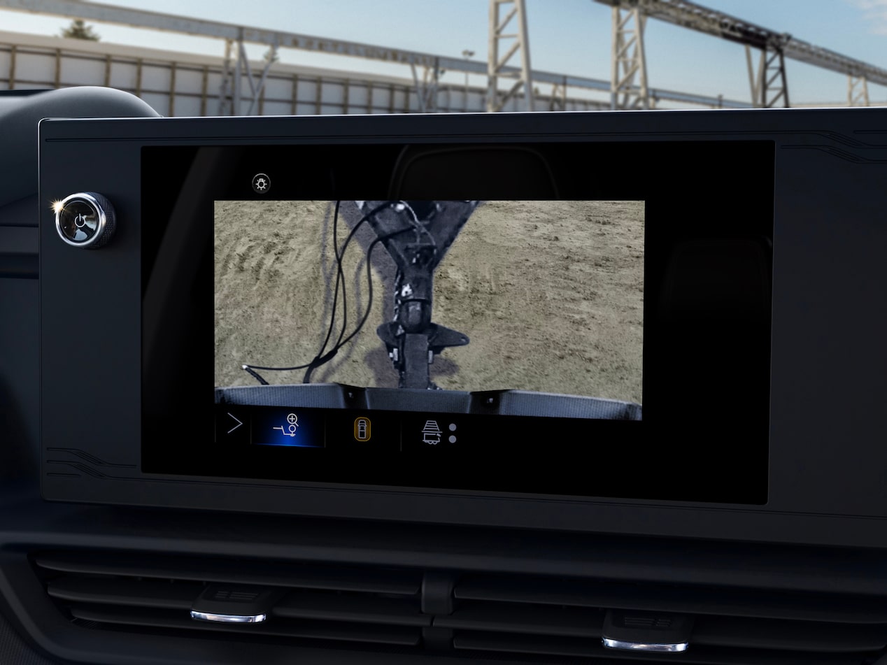 A camera view being displayed on the infotainment screen of a GM Fleet vehicle.