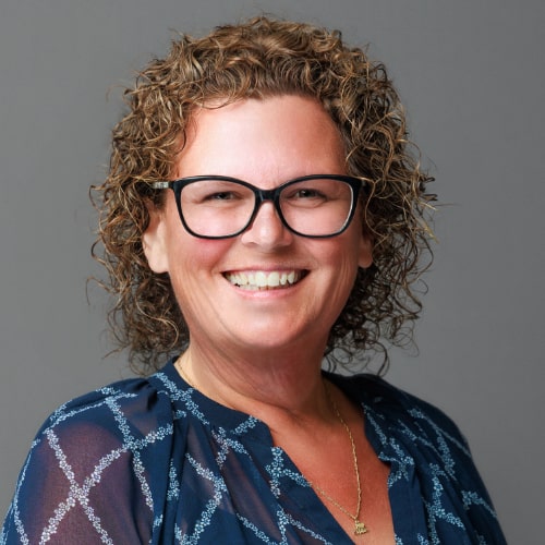 A portrait of OnStar manager Tammi Hughes.